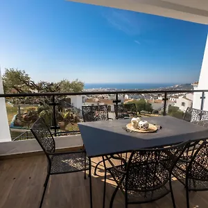 https://apartamentos-torres-de-san-juan.hotelsinnerja.org